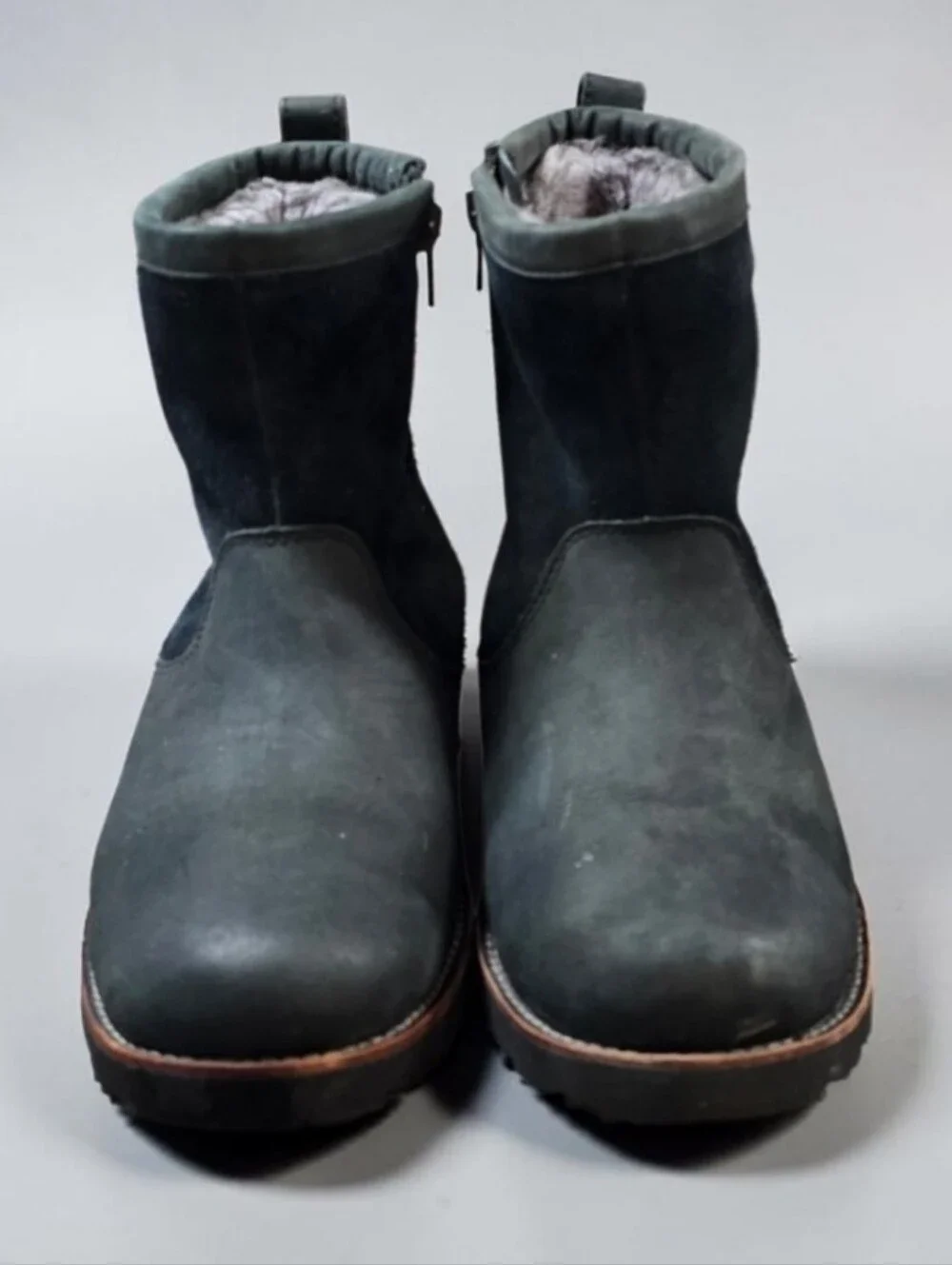 UGG Men's Hendren Black Waterproof Shearling Fur Lined Side Zip Boots! Size 9